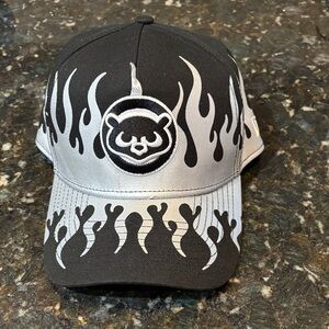 Like New Chicago Cubs Mettalic Flames 9Forty AFrame SnapBack Cap!